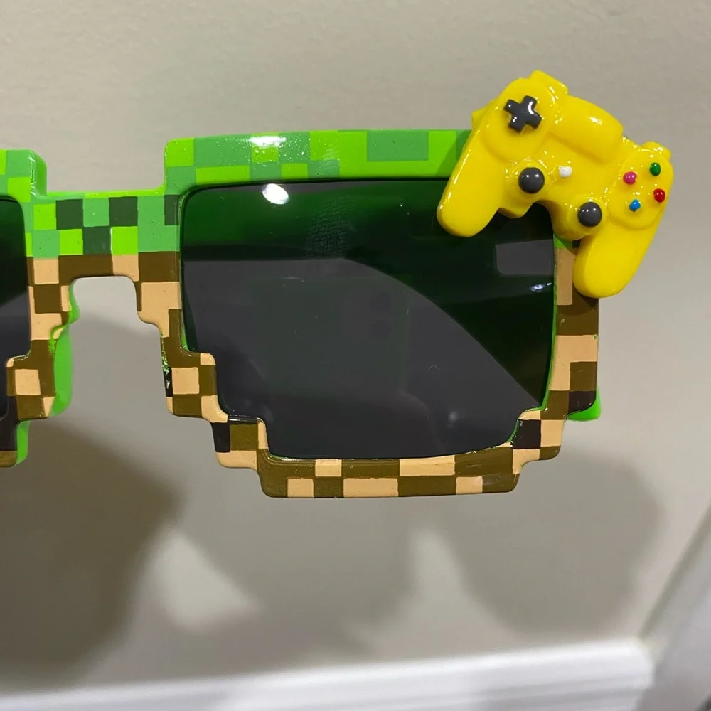 Kids Fortnite green multi glasses w charm